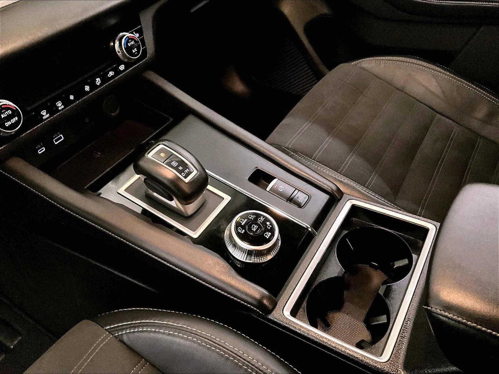 Used 2022 Mitsubishi Outlander SE AWD/4WD image 16