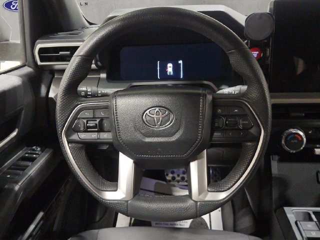 Used 2024 Toyota Tacoma TRD Sport AWD/4WD image 15
