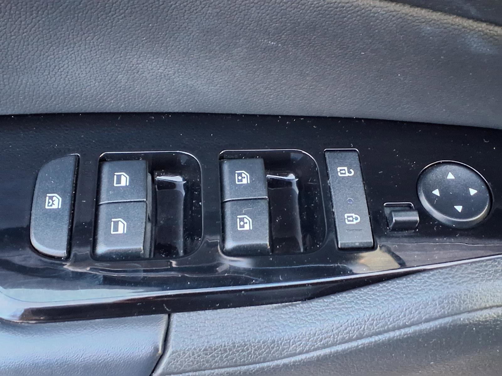 Used 2023 Kia Sportage EX image 17