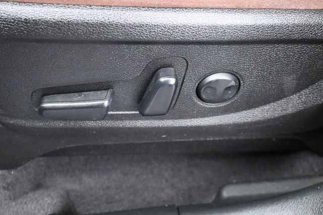 Used 2023 Kia Telluride EX w/ EX Captain's Chair Package FWD image 12