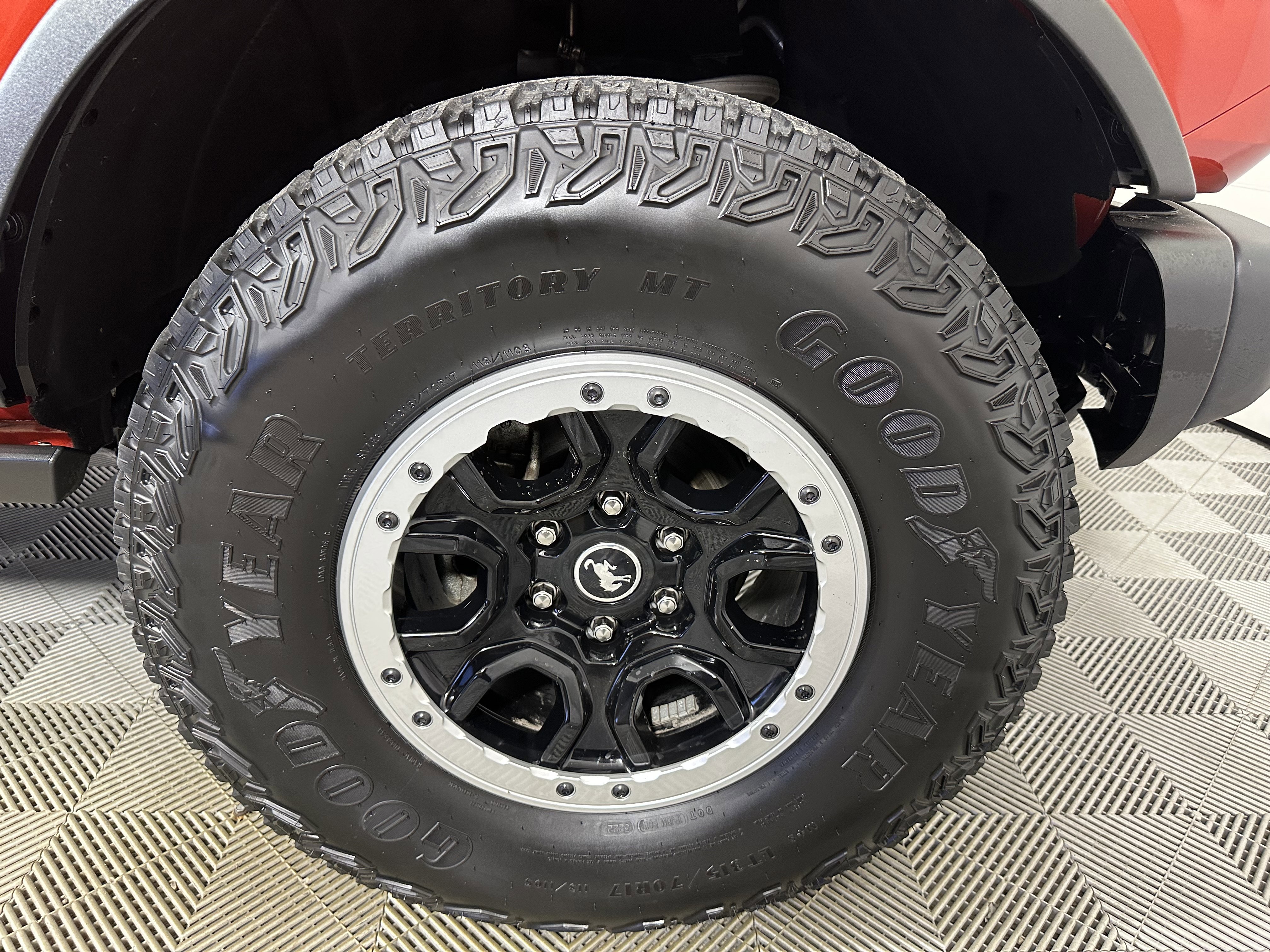 Certified 2022 Ford Bronco Badlands w/ Sasquatch Package AWD/4WD image 30