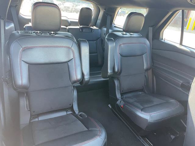 Certified 2024 Ford Explorer ST-Line w/ Class IV Trailer Tow Package AWD/4WD image 17