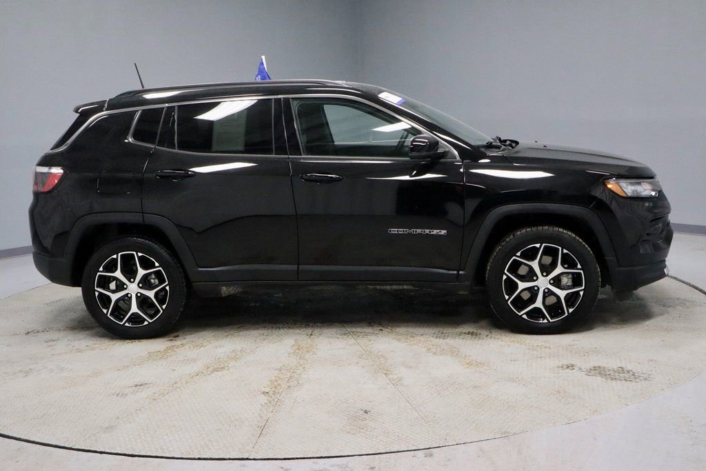 Used 2024 Jeep Compass Limited image 6