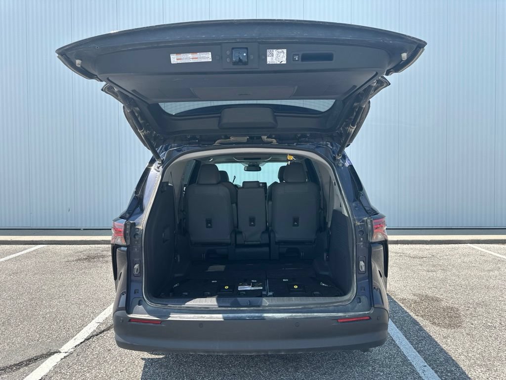 Used 2021 Toyota Sienna XLE w/ XLE Plus Package FWD image 21