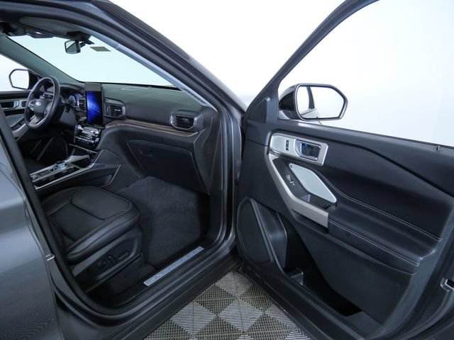 Certified 2023 Ford Explorer Limited w/ Limited Technology Package AWD/4WD image 9