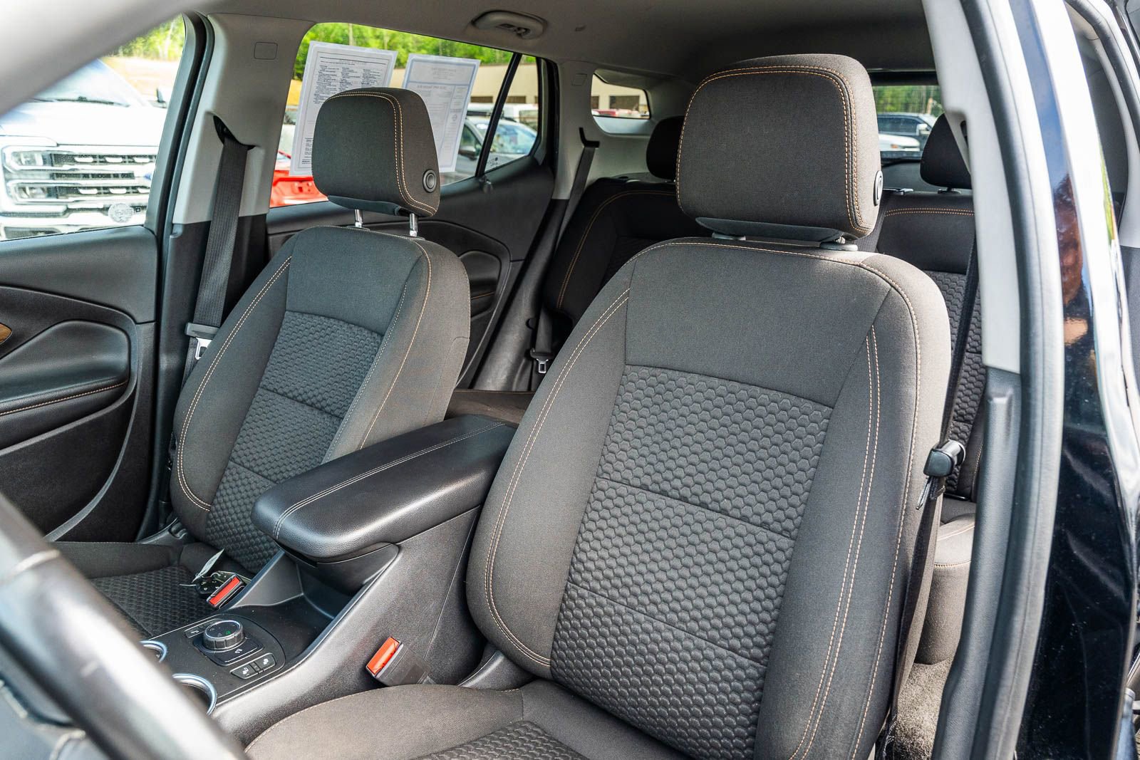 Used 2019 GMC Terrain SLE w/ Driver Convenience Package AWD/4WD image 26