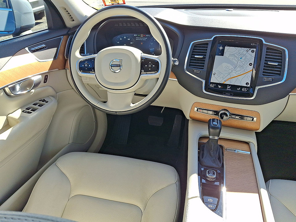 Used 2022 Volvo XC90 T6 Momentum w/ Climate Package AWD/4WD image 15