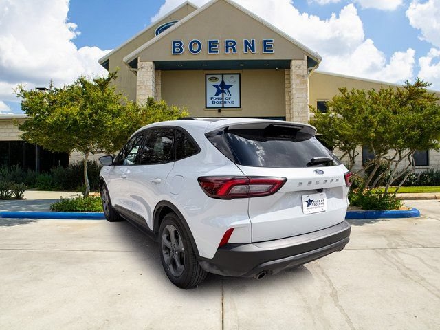 Certified 2025 Ford Escape ST-Line FWD image 3