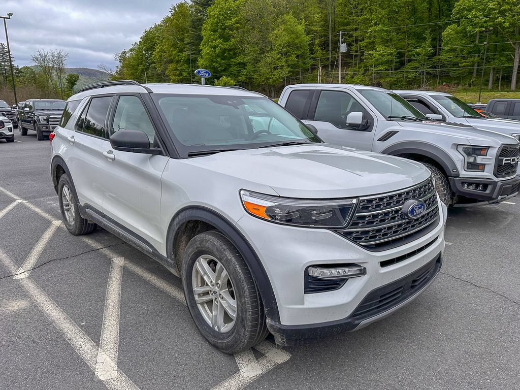 Certified 2023 Ford Explorer XLT w/ Equipment Group 202A AWD/4WD image 2