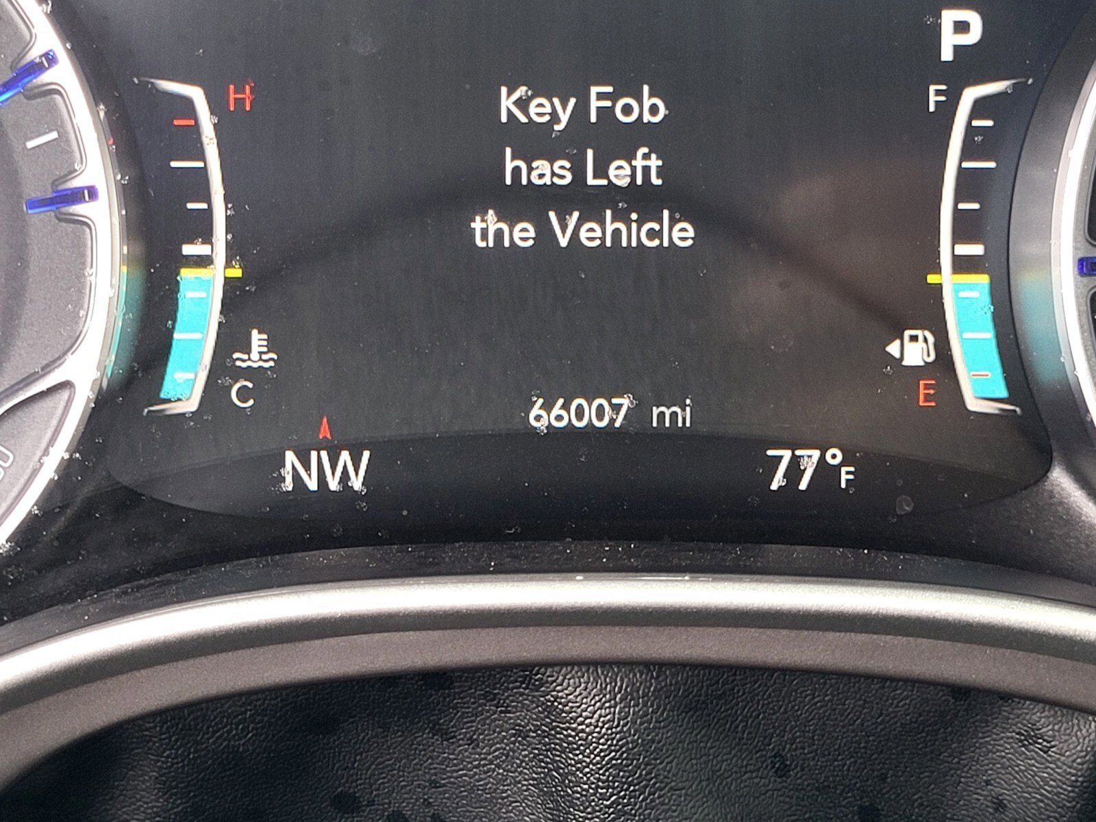 Used 2025 Chrysler Pacifica Select image 30