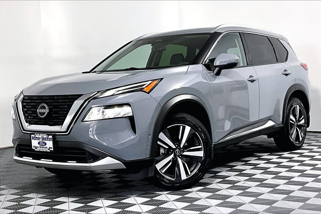 Used 2023 Nissan Rogue Platinum w/ Platinum Premium Package FWD image 2