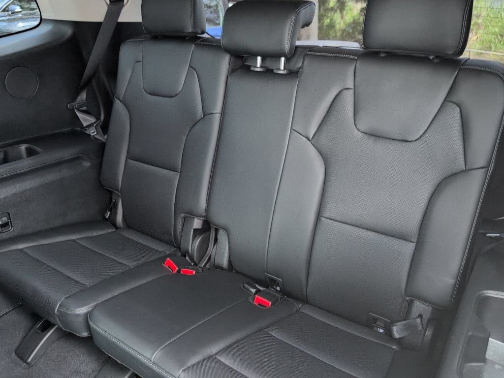 Used 2025 Kia Telluride S FWD image 12