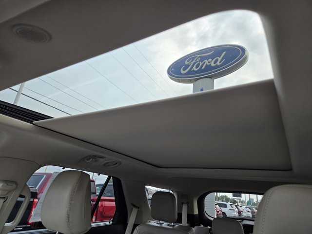 Certified 2023 Ford Explorer Limited w/ Limited Technology Package AWD/4WD image 19
