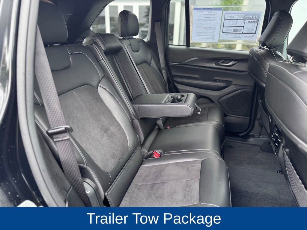 Used 2024 Jeep Grand Cherokee Altitude image 21