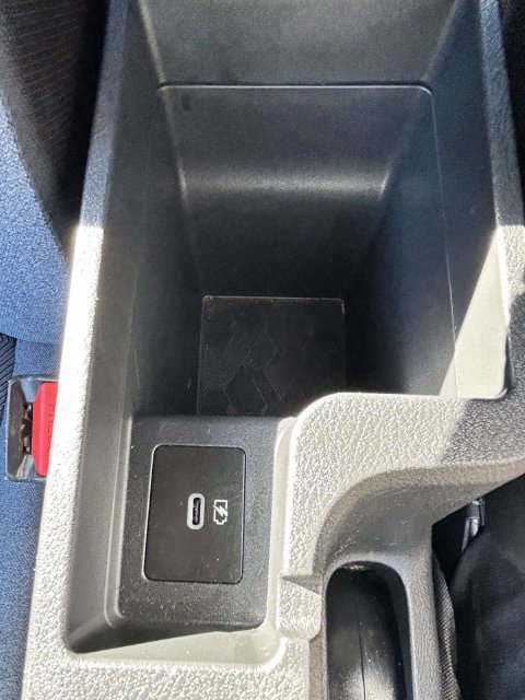 Used 2025 Nissan Versa SV FWD image 29