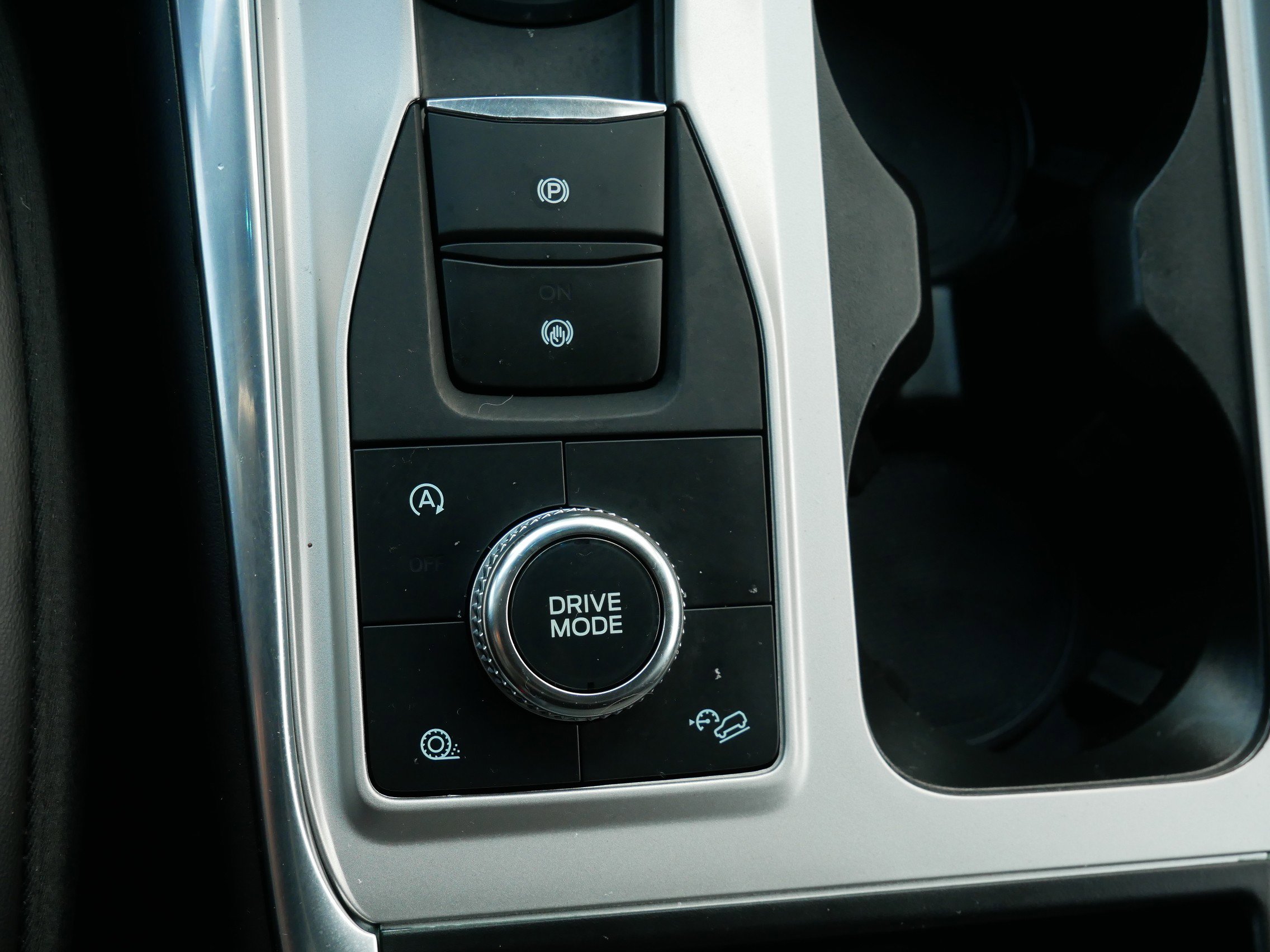 Certified 2023 Ford Explorer Platinum w/ Premium Technology Package image 23