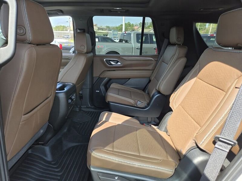 Used 2024 Chevrolet Tahoe High Country w/ Premium Package image 13