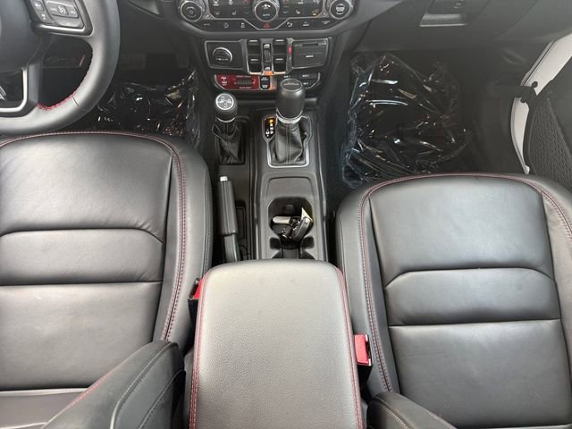 Used 2024 Jeep Gladiator Rubicon AWD/4WD image 6