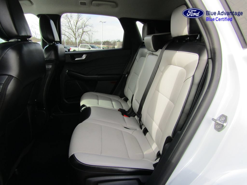 Certified 2025 Ford Escape SE FWD image 18