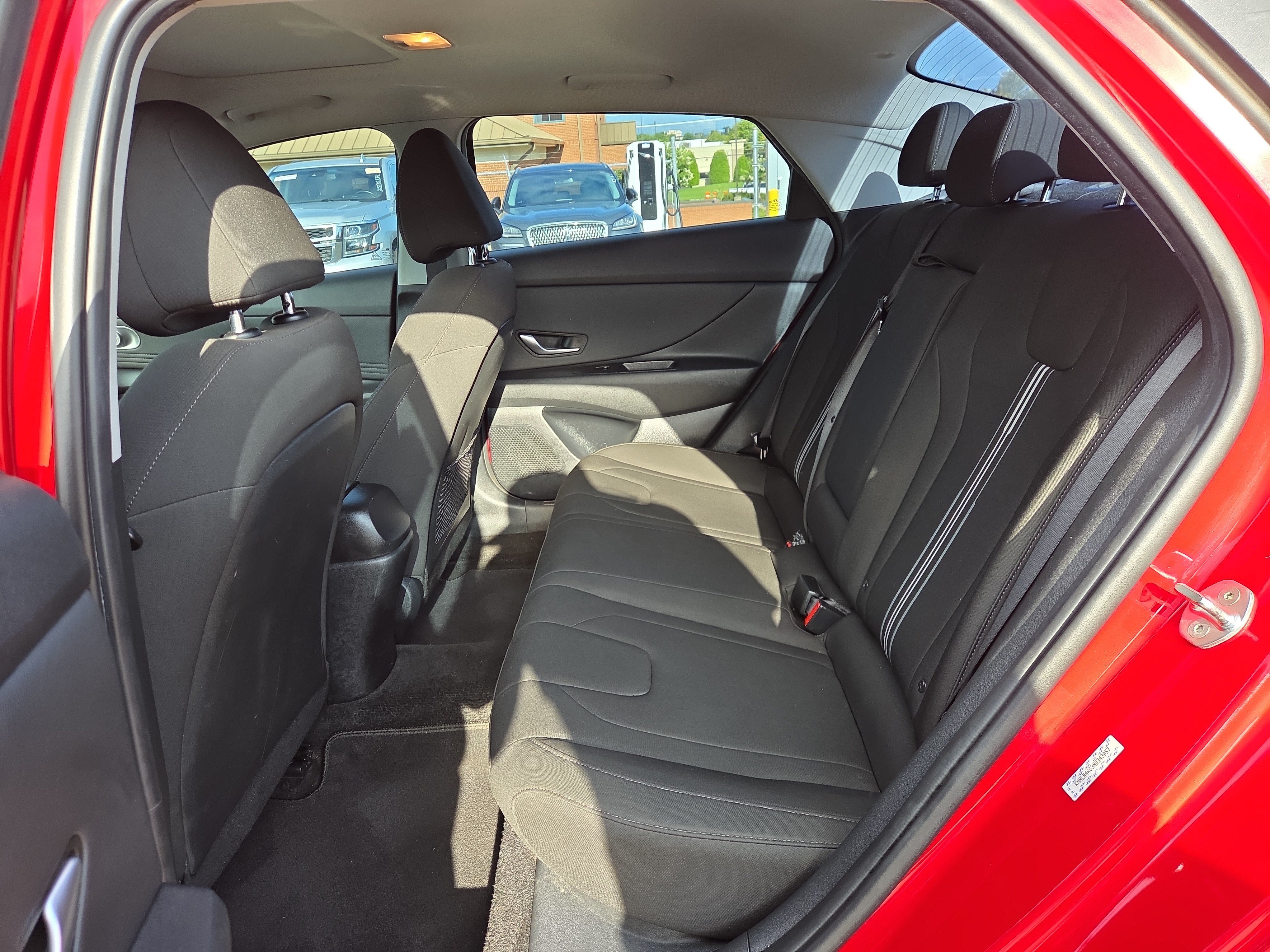 Used 2022 Hyundai Elantra SEL w/ Convenience + Premium Package FWD image 11