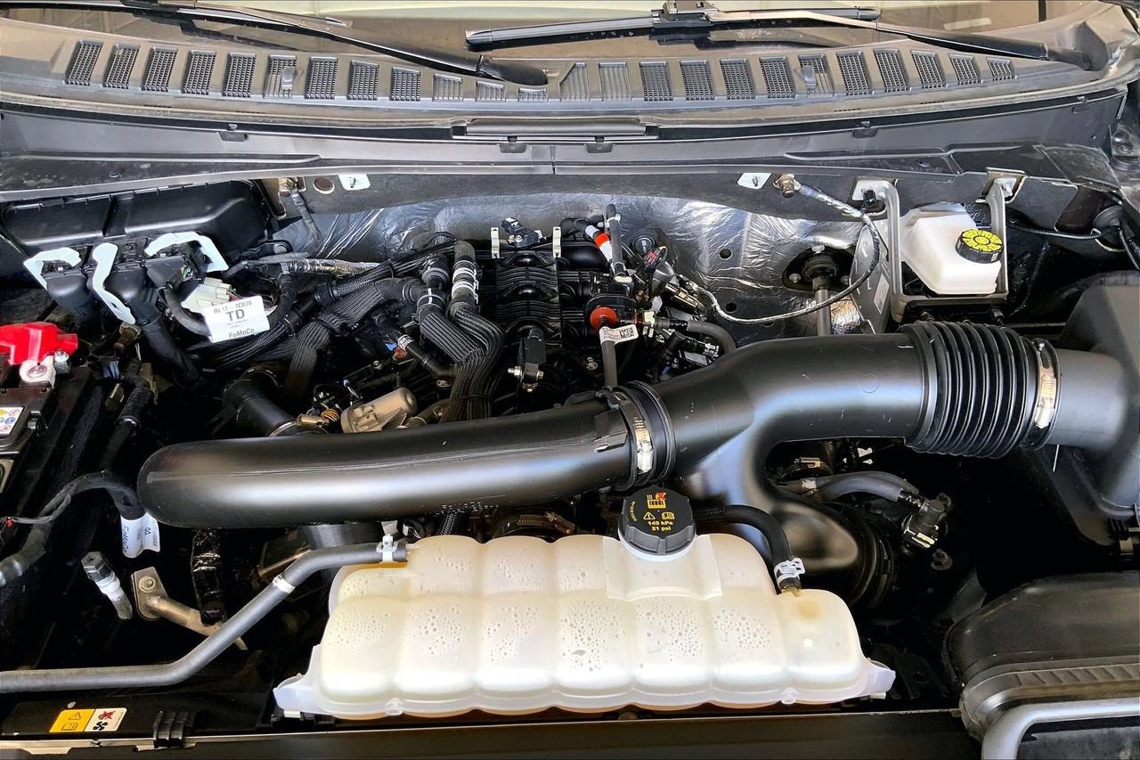 Certified 2025 Ford Expedition Active AWD/4WD image 9