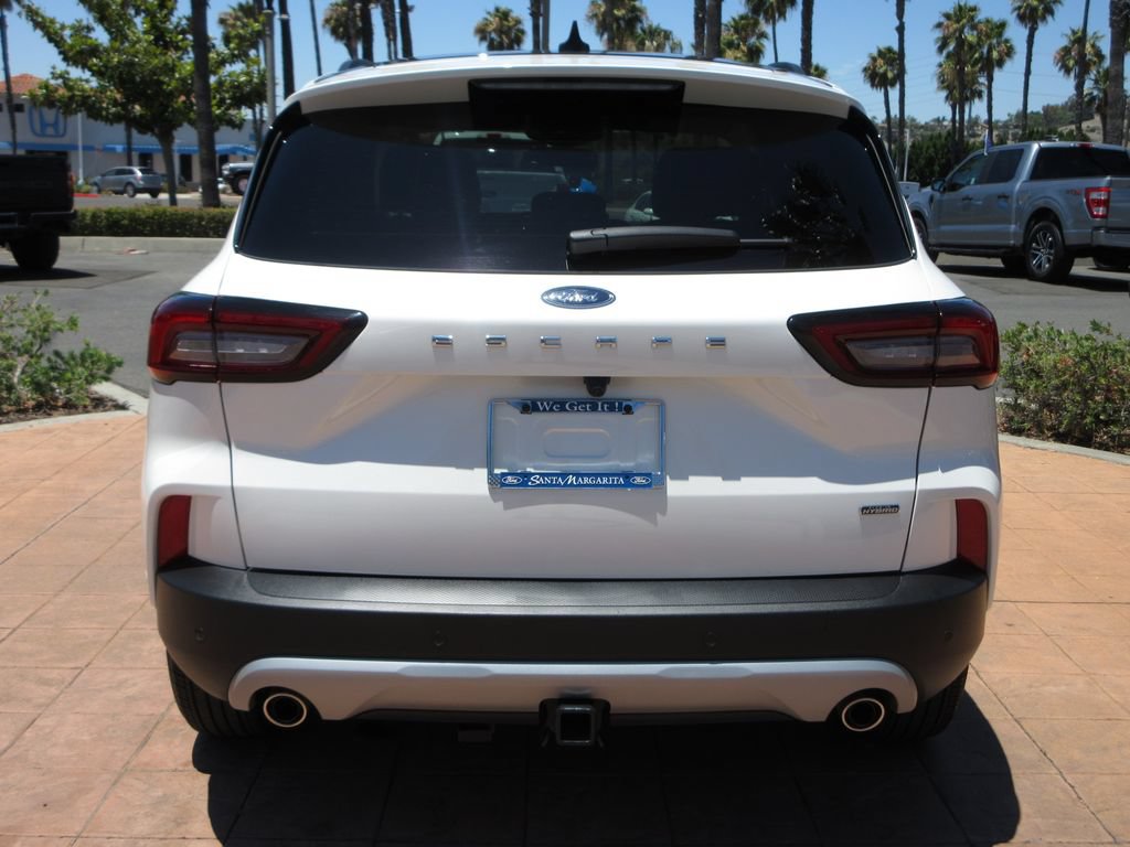Certified 2024 Ford Escape SE w/ PHEV Premium Package FWD image 3