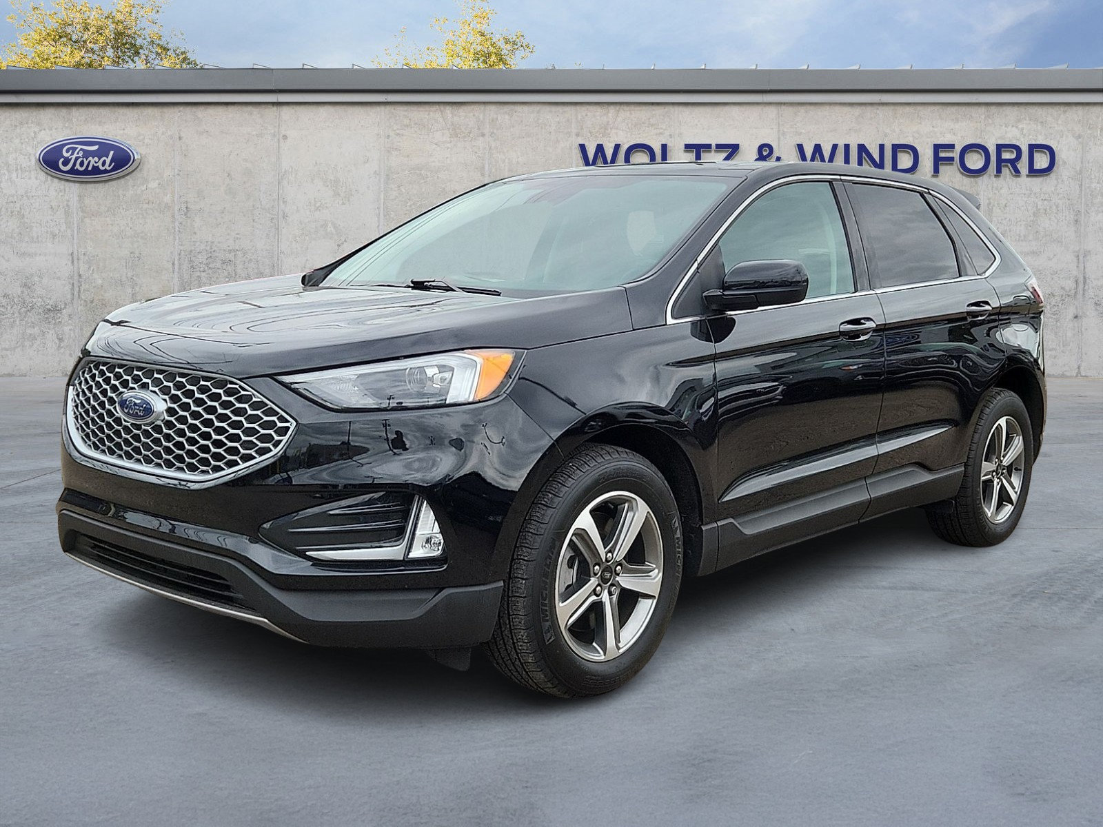 Certified 2024 Ford Edge SEL w/ Convenience Package AWD/4WD image 3