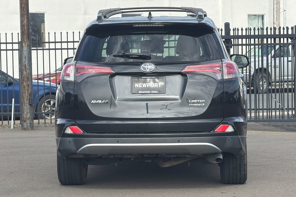 Used 2018 Toyota RAV4 Limited w/ Advanced Technology Package image 4