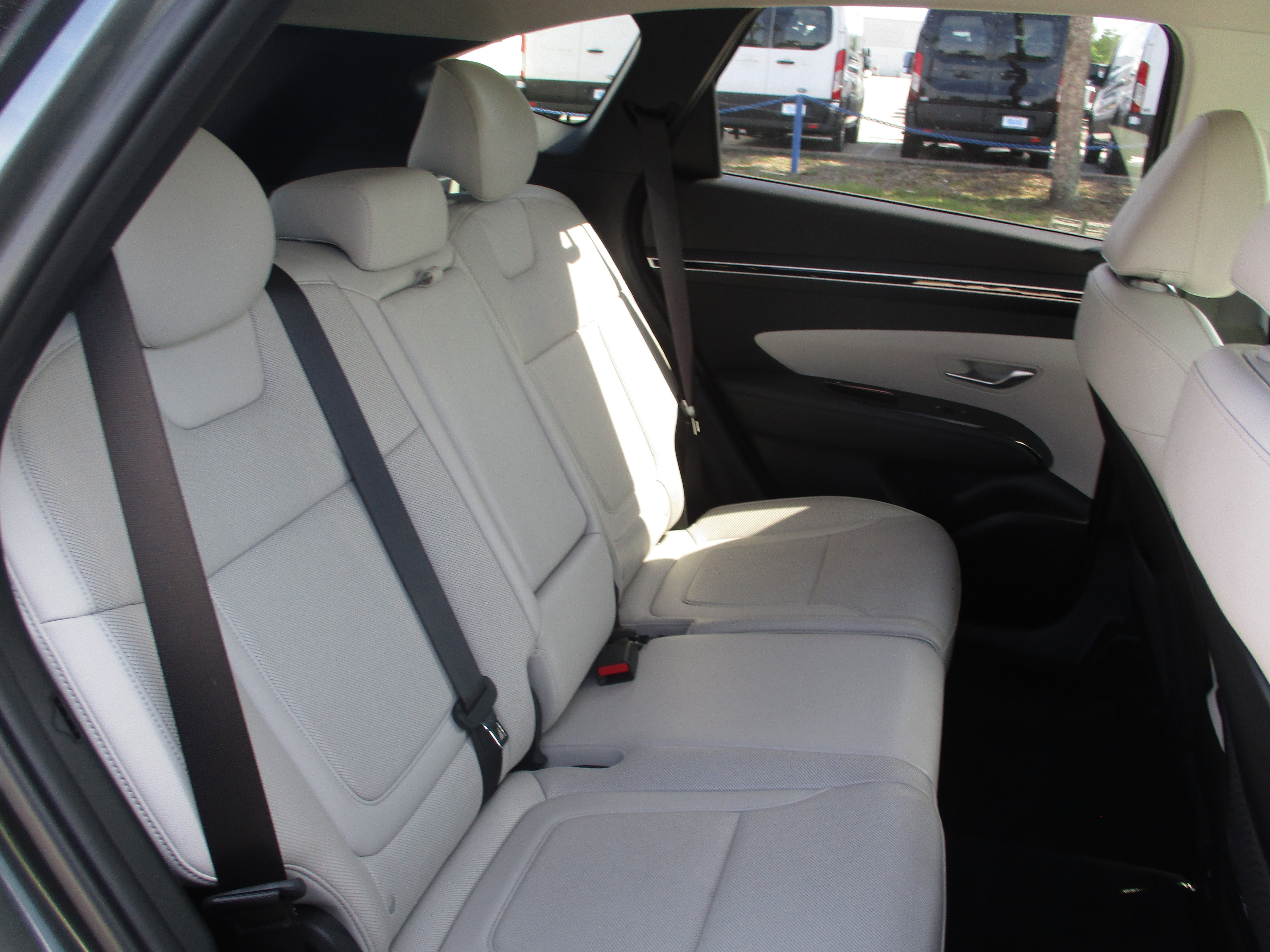 Used 2022 Hyundai Tucson Limited w/ Cargo Package FWD image 12