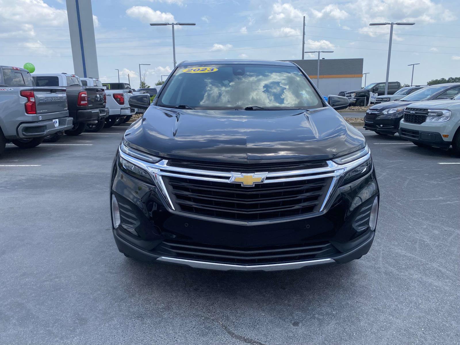 Used 2023 Chevrolet Equinox LT w/ Driver Convenience Package FWD video 2