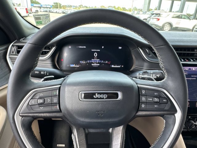 Used 2023 Jeep Grand Cherokee L Limited w/ Luxury Tech Group II RWD image 27