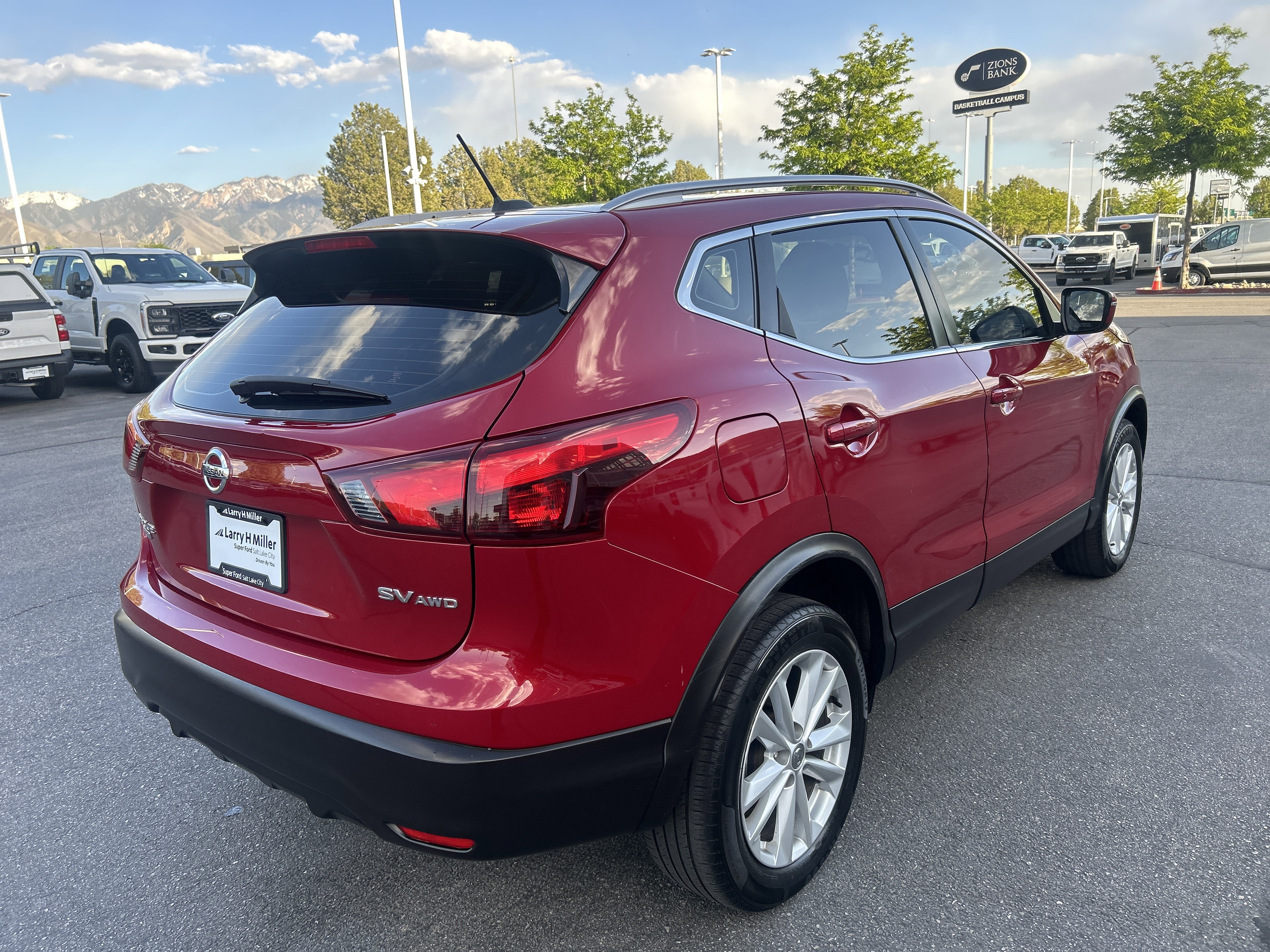 Used 2018 Nissan Rogue Sport SV w/ SV All-Weather Package image 5