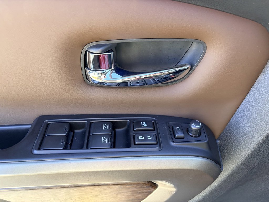 Used 2021 Nissan Titan Platinum Reserve w/ Moonroof Package image 23