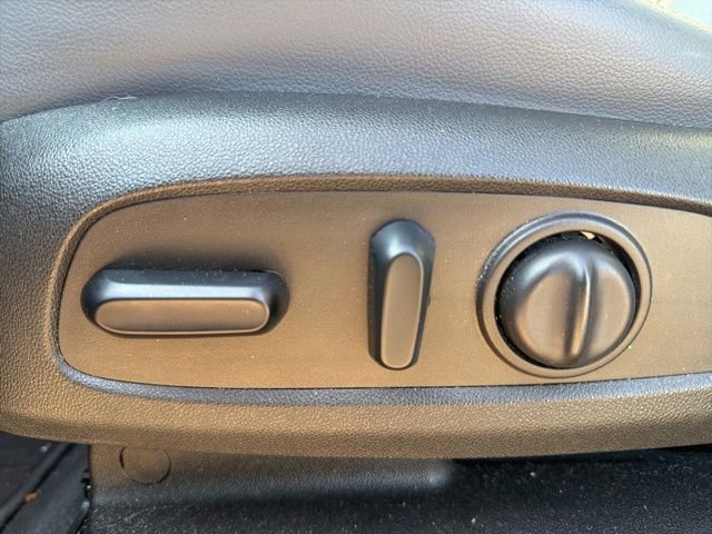 Used 2021 Chevrolet Traverse LT w/ LT Premium Package image 13