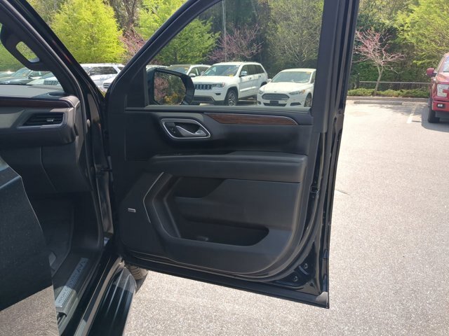 Used 2023 Chevrolet Tahoe High Country AWD/4WD image 35