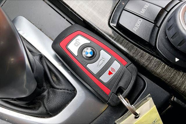 Used 2017 BMW 330i xDrive Sedan AWD/4WD image 14