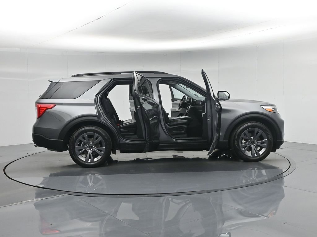 Certified 2023 Ford Explorer XLT w/ Equipment Group 202A image 37