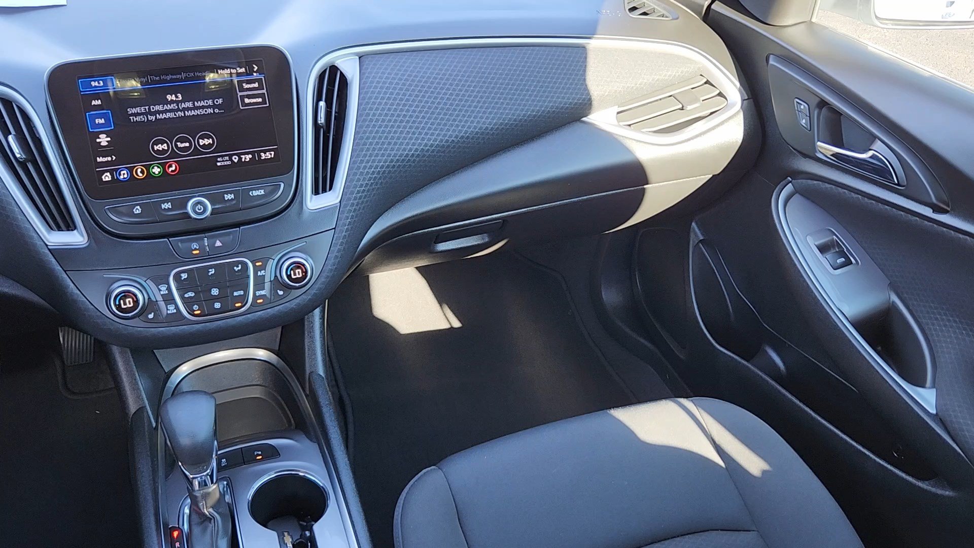 Used 2025 Chevrolet Malibu LT FWD image 6