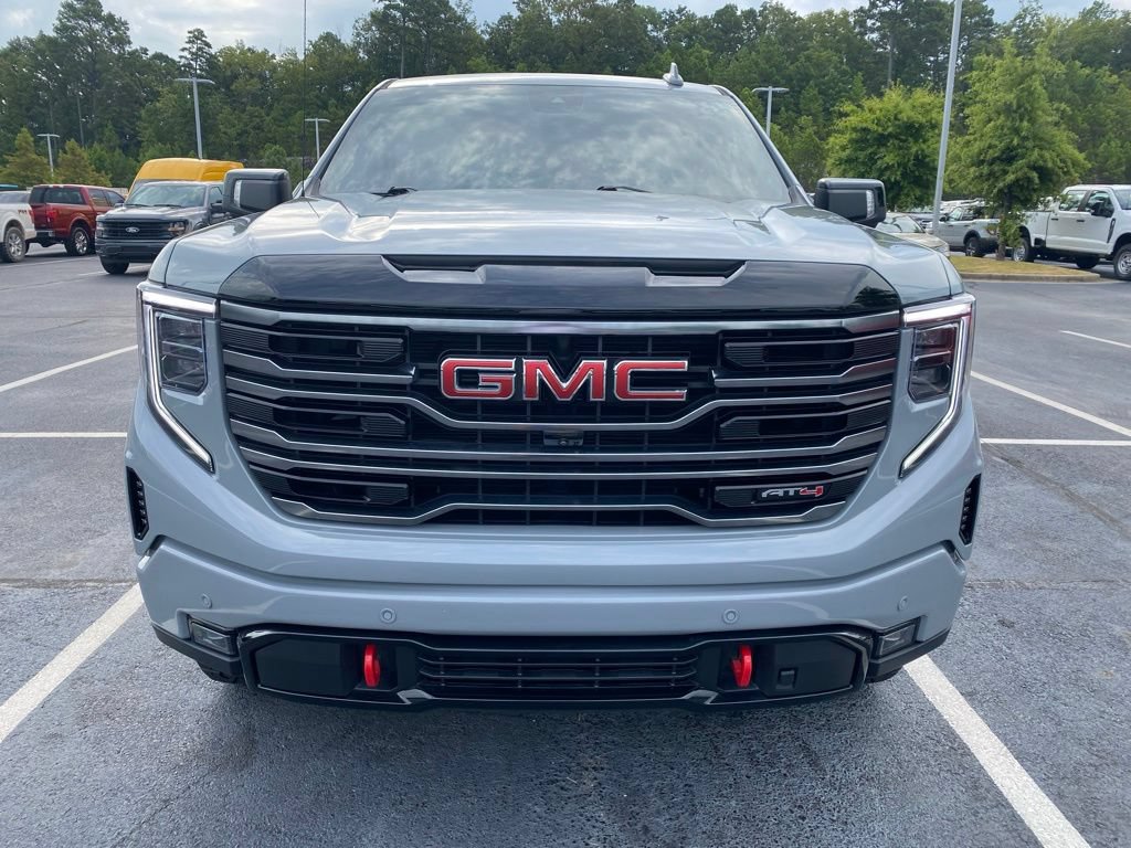 Used 2025 GMC Sierra 1500 AT4 w/ AT4 Premium Package AWD/4WD image 2