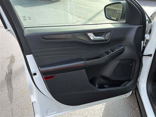 Certified 2022 Ford Escape SEL w/ SEL Stealth AWD Package image 18