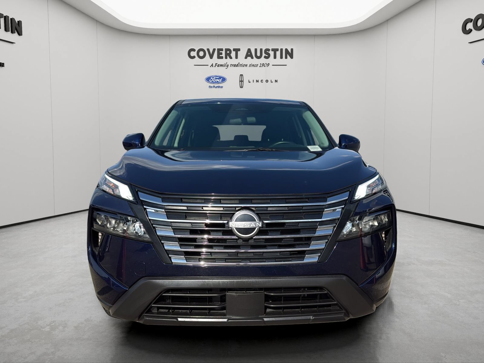 Used 2025 Nissan Rogue SV FWD image 8