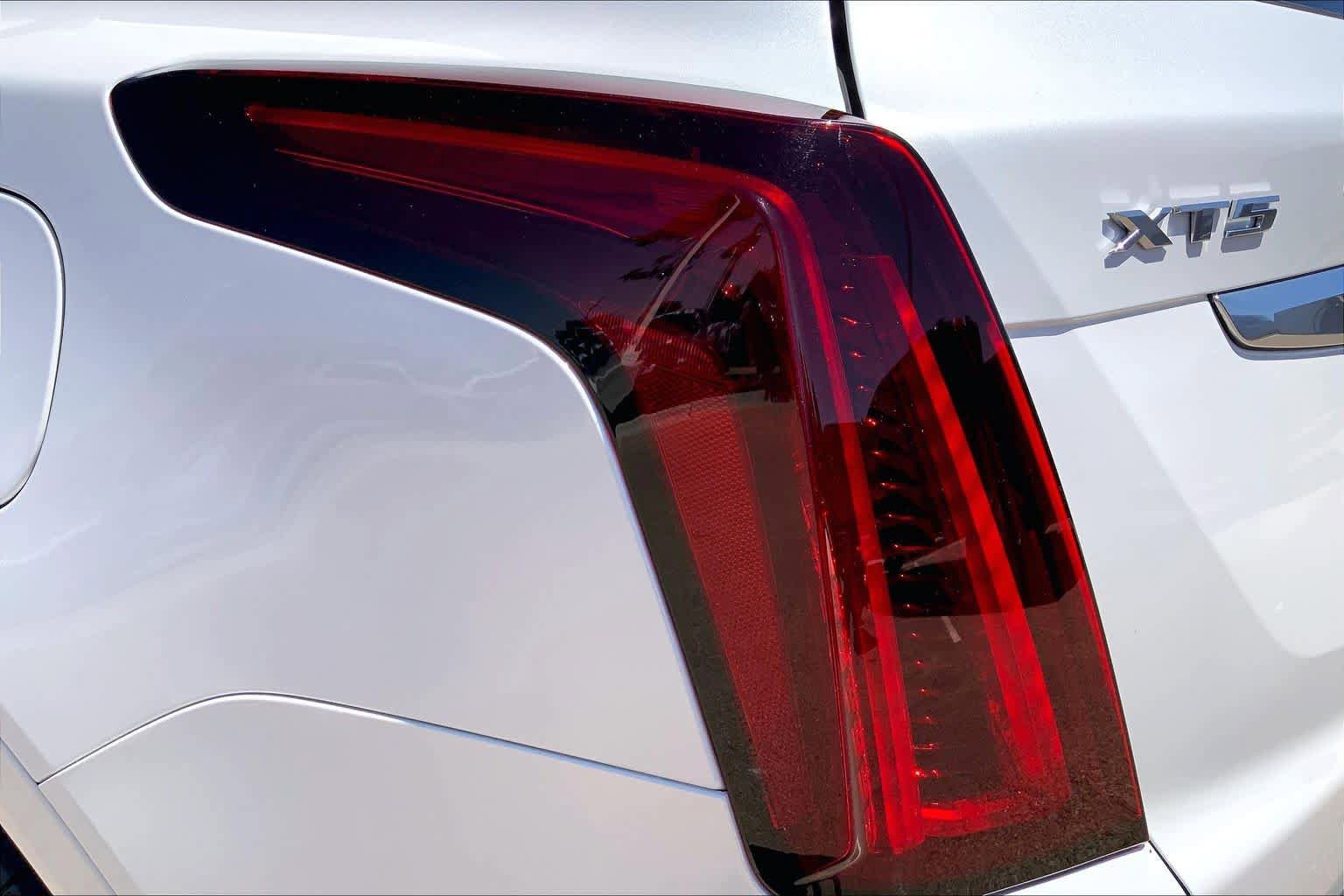 Used 2021 Cadillac XT5 Premium Luxury FWD image 29