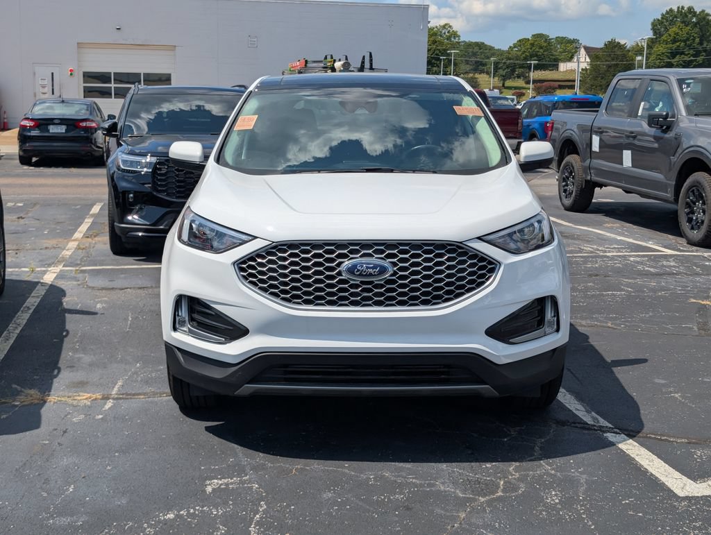 Certified 2024 Ford Edge SEL w/ Convenience Package AWD/4WD image 5