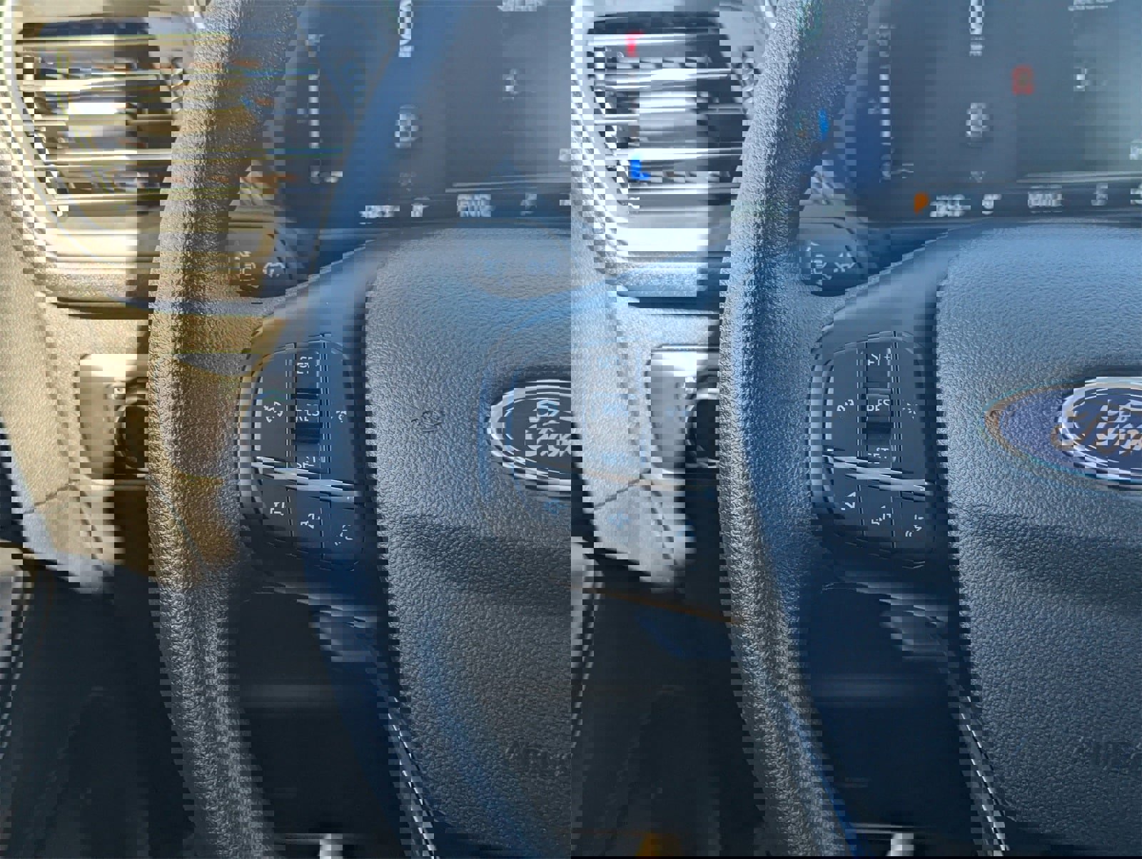 Certified 2025 Ford Escape Active image 23