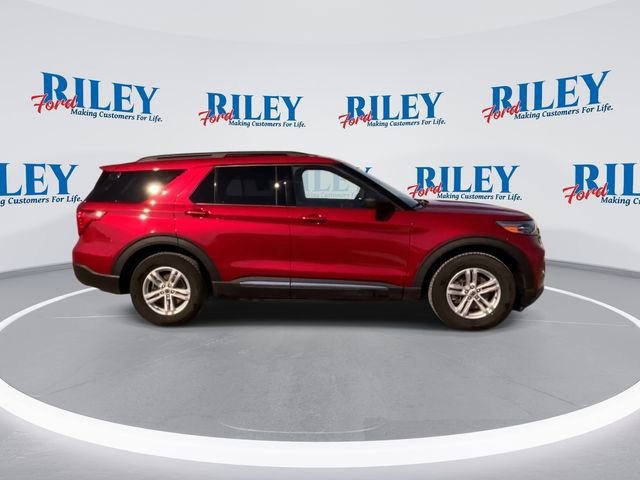 Certified 2021 Ford Explorer XLT w/ Equipment Group 202A image 7