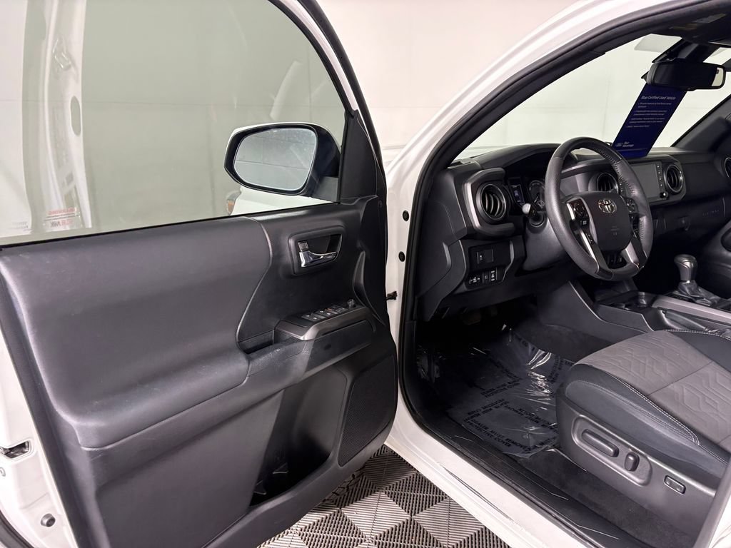 Used 2021 Toyota Tacoma TRD Sport w/ Technology Package AWD/4WD image 12