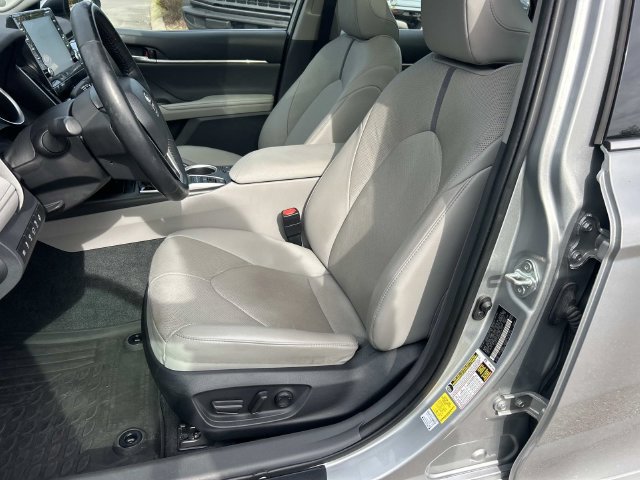 Used 2023 Toyota Camry XLE w/ Navigation Package FWD image 30