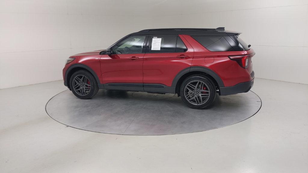 Certified 2026 Ford Explorer ST-Line w/ ST-Line Street Pack AWD/4WD image 18