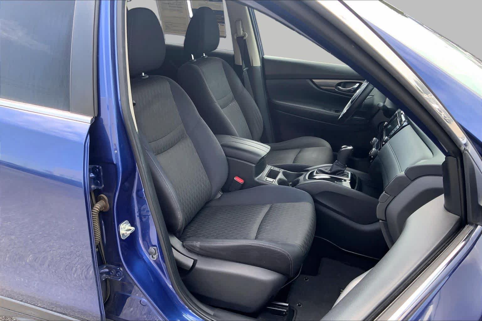 Used 2018 Nissan Rogue SV FWD image 9