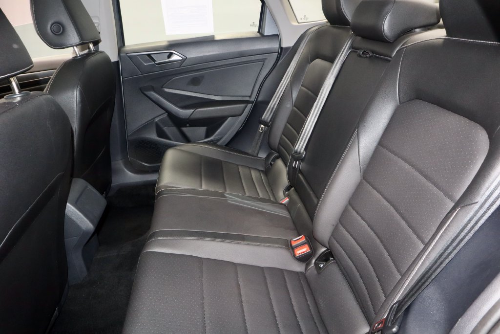 Used 2024 Volkswagen Jetta SE FWD image 22